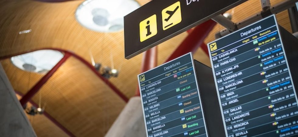 Retard important à l’aéroport : quels droits pour les passagers aériens ?